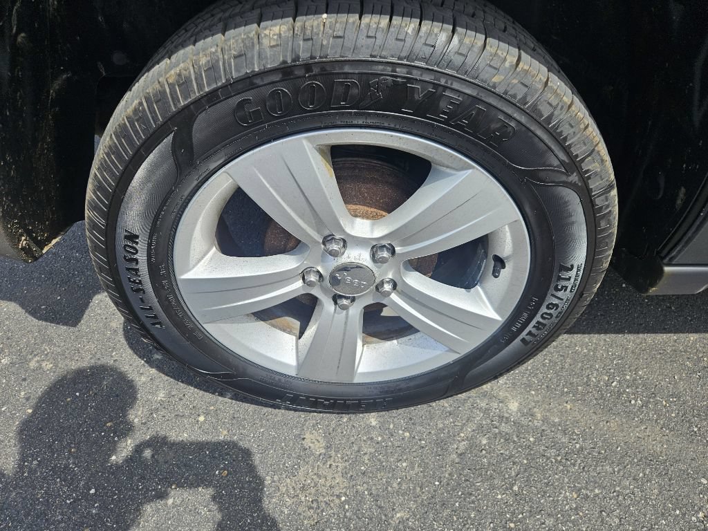 Used 2014 Jeep Patriot Latitude FWD image 20