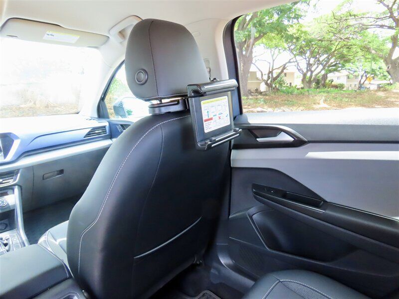 Used 2022 Volkswagen Taos SE FWD image 12