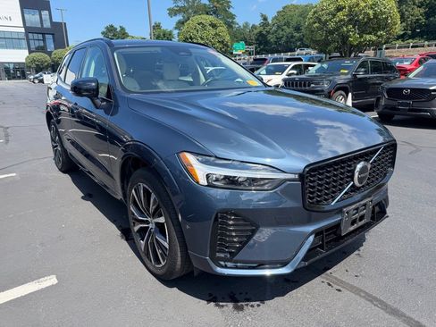 Certified 2023 Volvo XC60 B5 Plus w/ Climate Package AWD/4WD image 5