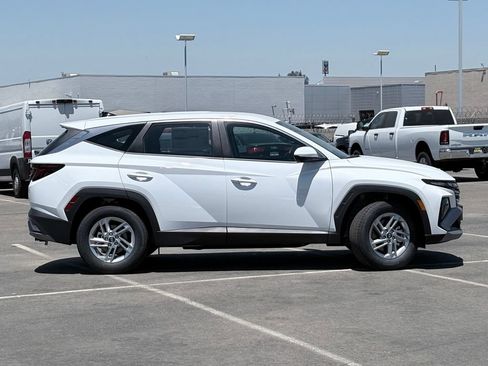 New 2026 Hyundai Tucson SE FWD image 3