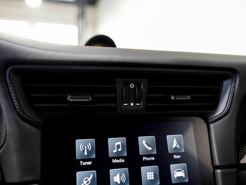 Used 2018 Porsche 911 Turbo S image 15