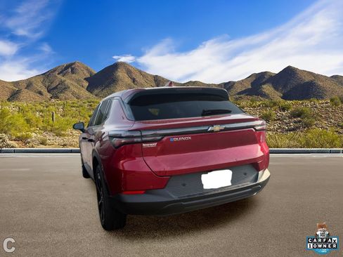 Used 2025 Chevrolet Equinox EV LT FWD image 3