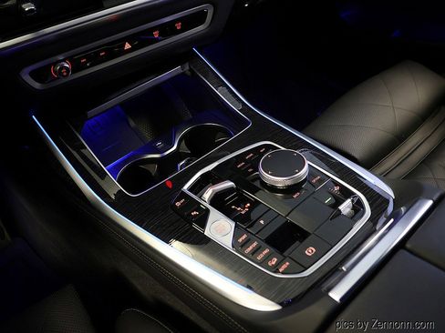 Certified 2025 BMW X7 xDrive40i w/ M Sport Package image 26