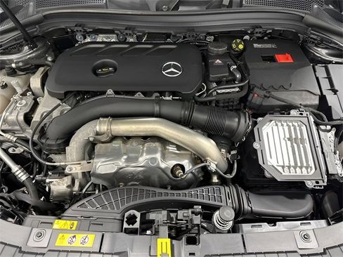 Used 2025 Mercedes-Benz GLA 250 4MATIC image 10