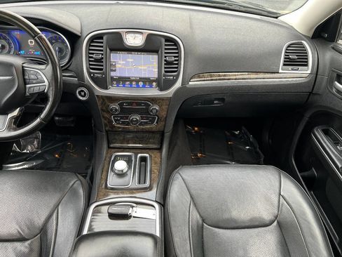 Used 2015 Chrysler 300 C image 32