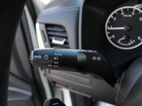 Used 2023 Nissan Rogue S image 14