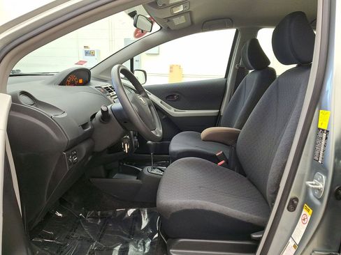 Used 2010 Toyota Yaris image 11
