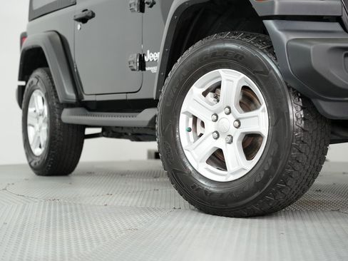 Used 2020 Jeep Wrangler Sport image 17