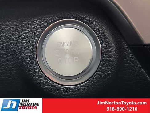 Used 2025 Kia Telluride EX image 22