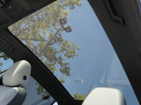 Used 2021 Volkswagen ID.4 1st Edition image 26