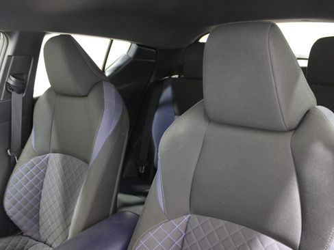 Used 2021 Toyota C-HR XLE image 23