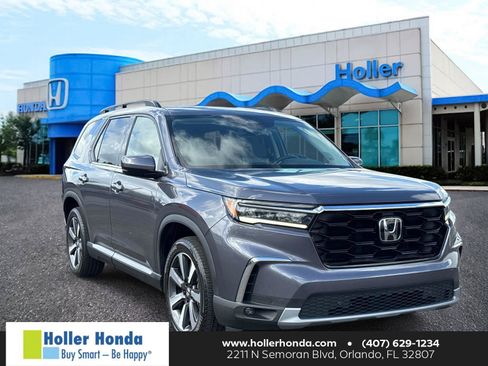 Certified 2025 Honda Pilot Touring image 1