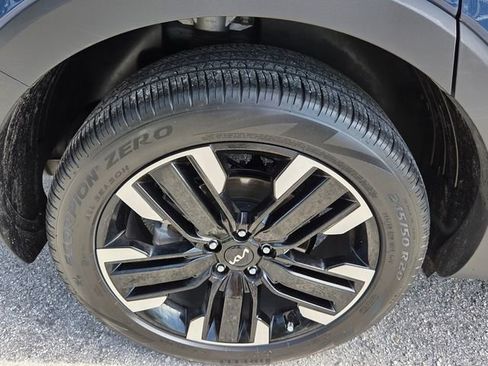 Used 2025 Kia Telluride SX w/ SX Captain's Chair Package FWD image 20