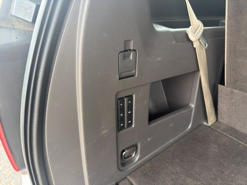 Used 2018 Ford Expedition XLT w/ Equipment Group 202A RWD image 25
