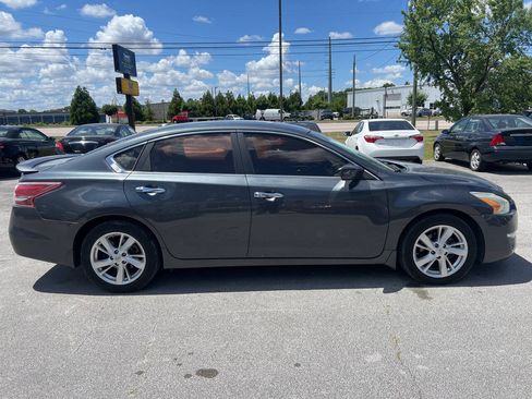 Used 2013 Nissan Altima 2.5 SV FWD image 5