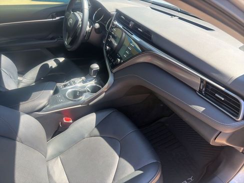 Used 2020 Toyota Camry XSE image 28