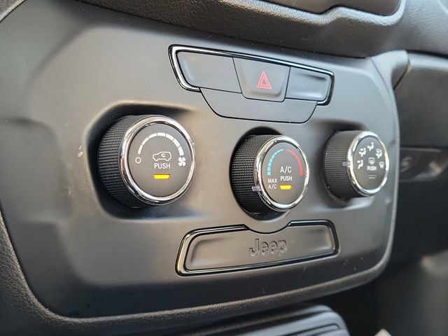 Used 2019 Jeep Renegade Sport AWD/4WD image 22