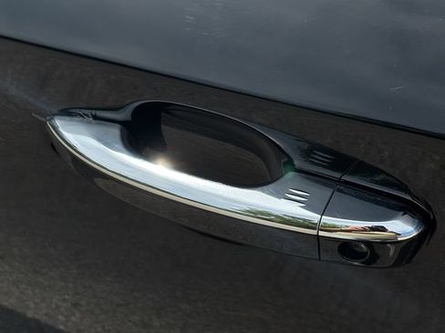 Certified 2018 Honda Accord Touring image 11