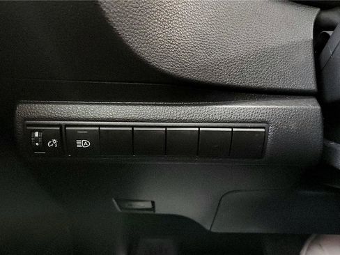 Certified 2024 Toyota Corolla LE image 31