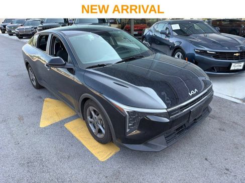 Used 2025 Kia K4 FWD image 1