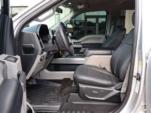 Used 2019 Ford F350 XLT w/ XLT Premium Package AWD/4WD image 11