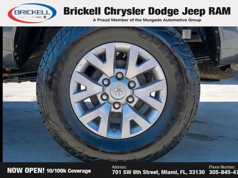 Used 2017 Toyota Tacoma SR5 w/ Tow Package image 32