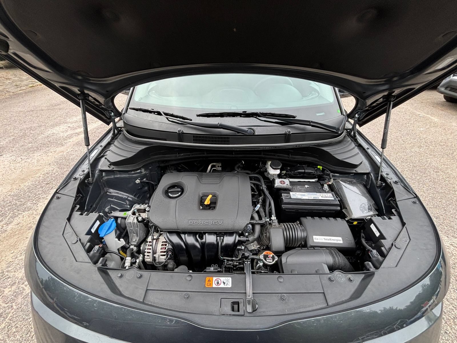 Used 2025 Kia Soul LX w/ LX Technology Package FWD image 28