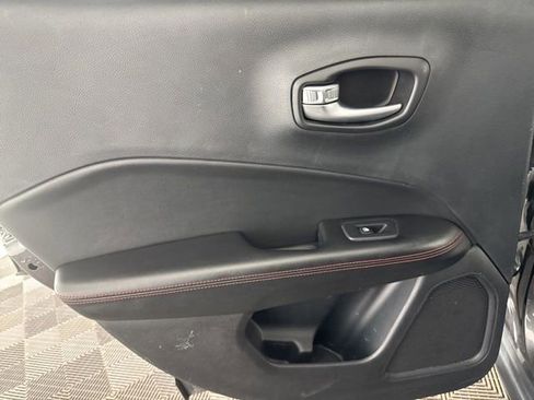 Used 2019 Jeep Compass Trailhawk image 24