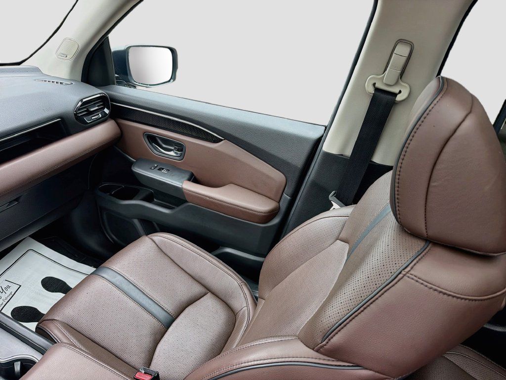 Used 2025 Honda Pilot Elite image 27