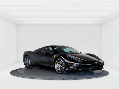 Used 2014 Ferrari 458 Spider image 7