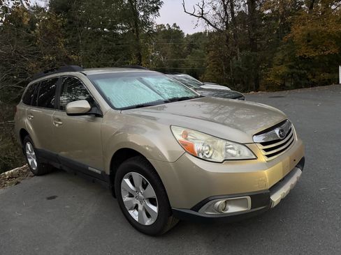 Used 2010 Subaru Outback 2.5i Limited w/ Popular Equipment Group 2A image 1