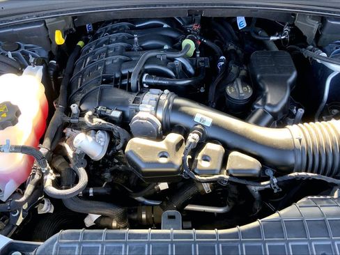 Used 2024 Jeep Grand Cherokee L Altitude AWD/4WD image 33