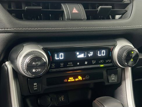 Used 2025 Toyota RAV4 XLE w/ Convenience Package FWD image 27