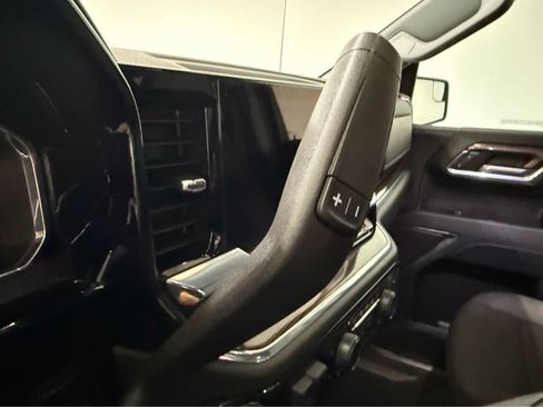 Used 2024 Chevrolet Silverado 1500 RST AWD/4WD image 25