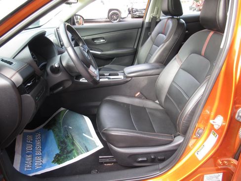 Used 2021 Nissan Sentra SR w/ SR Premium Package image 19