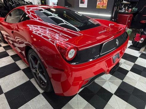 Used 2014 Ferrari 458 Italia Coupe RWD image 4