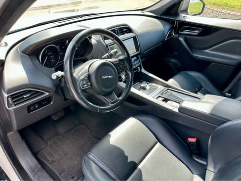 Used 2020 Jaguar F-PACE Premium AWD/4WD image 11
