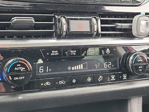 Used 2022 Nissan Pathfinder Platinum w/ Cargo Package image 16