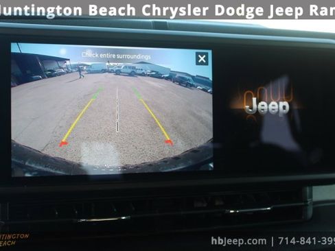 Used 2024 Jeep Wrangler Unlimited image 32