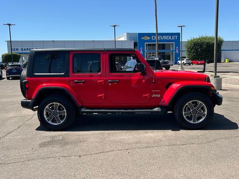 Used 2023 Jeep Wrangler Unlimited Sahara w/ Cold Weather Group AWD/4WD image 6