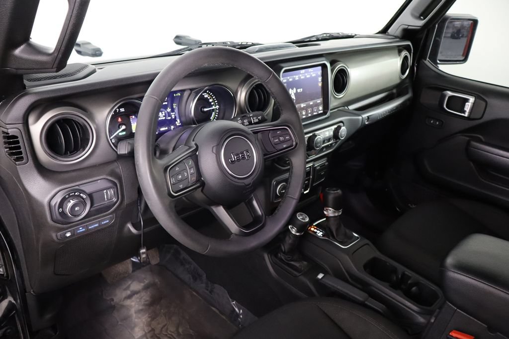 Used 2023 Jeep Wrangler Unlimited w/ Sun & Screen Package AWD/4WD image 25