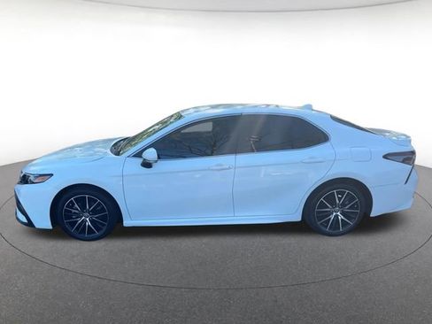 Used 2023 Toyota Camry SE FWD image 9