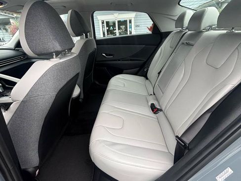 Used 2023 Hyundai Elantra Limited FWD image 25