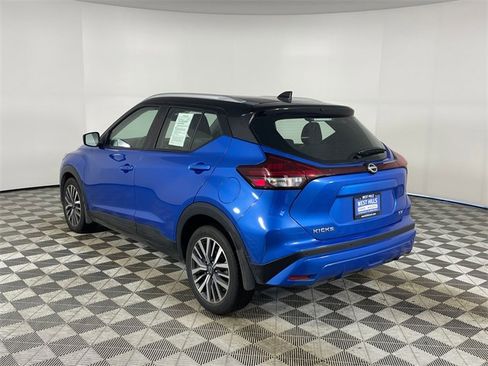 Used 2023 Nissan Kicks SV image 13