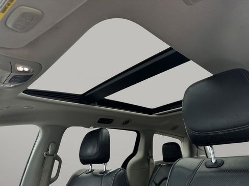 Used 2019 Chrysler Pacifica Limited FWD image 23
