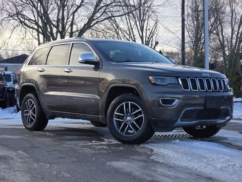 Used 2018 Jeep Grand Cherokee Limited w/ Luxury Group II image 2