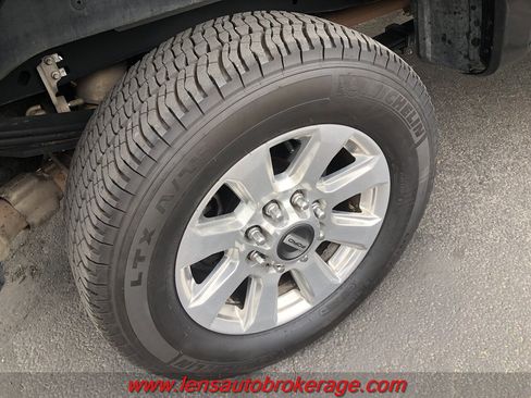 Used 2017 Ford F250 Platinum w/ FX4 Off-Road Package image 27