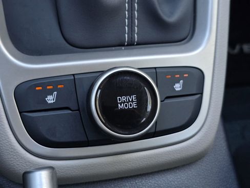 Certified 2024 Hyundai Venue Limited image 24