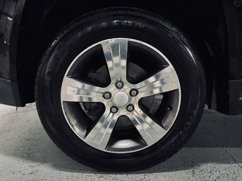 Used 2017 Jeep Compass High Altitude image 16