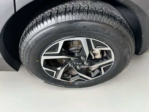 Used 2025 Kia Sportage LX image 11